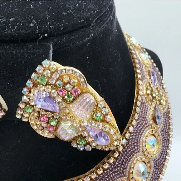 VINTAGE M&J HANSEN LAVENDER GLASS ALEXANDRITE RHINESTONE NECKLACE & EARRING SET - Picture 5 of 12